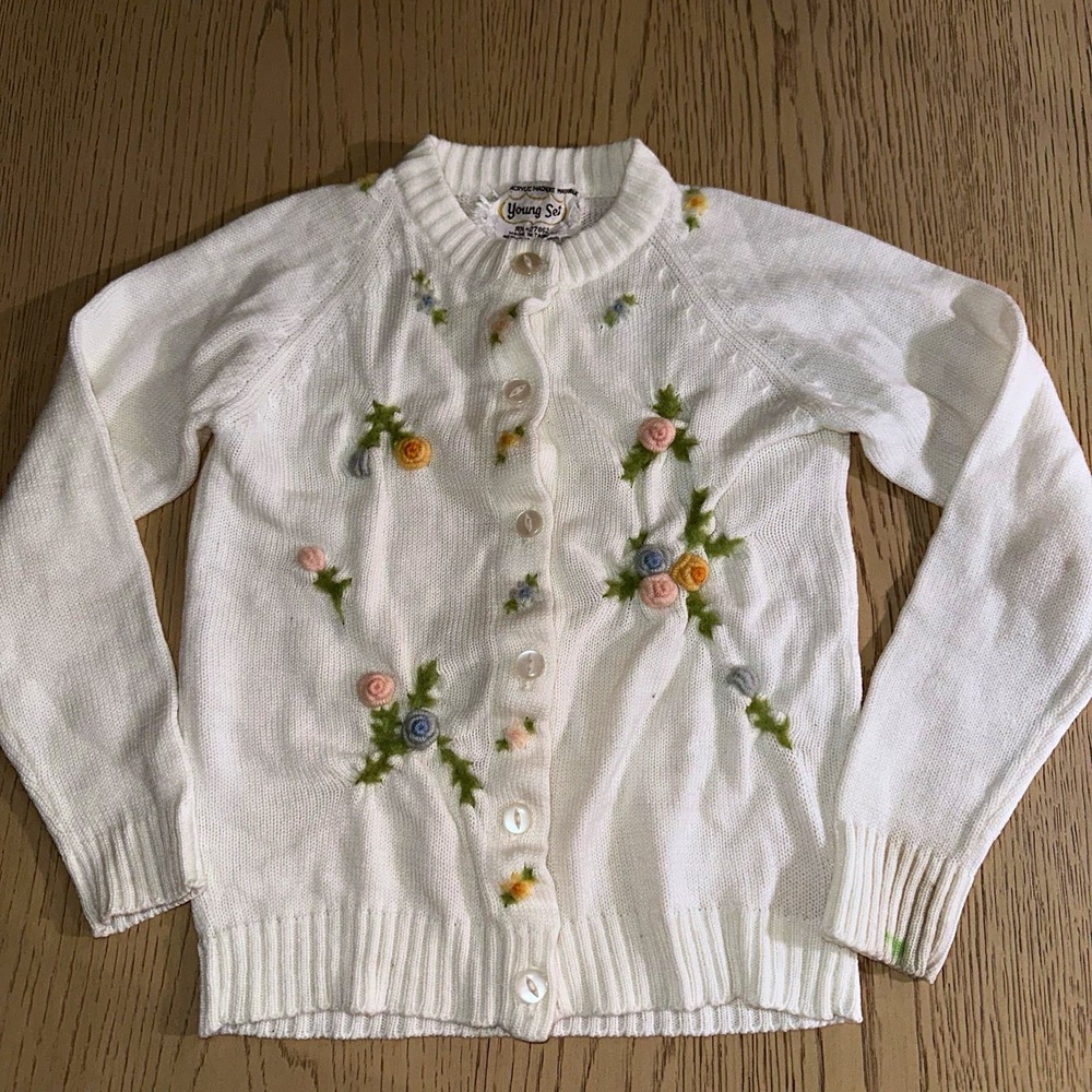 VTG Young Set Embroidered Floral Cardigan Girls 4 White Knit Rosette Cottagecore